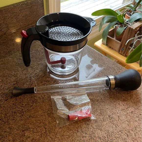 Cuisipro 4 cup Fat Separator and 3-in-1 Baster Holiday Roasting Set Gravy Turkey - Picture 10 of 10